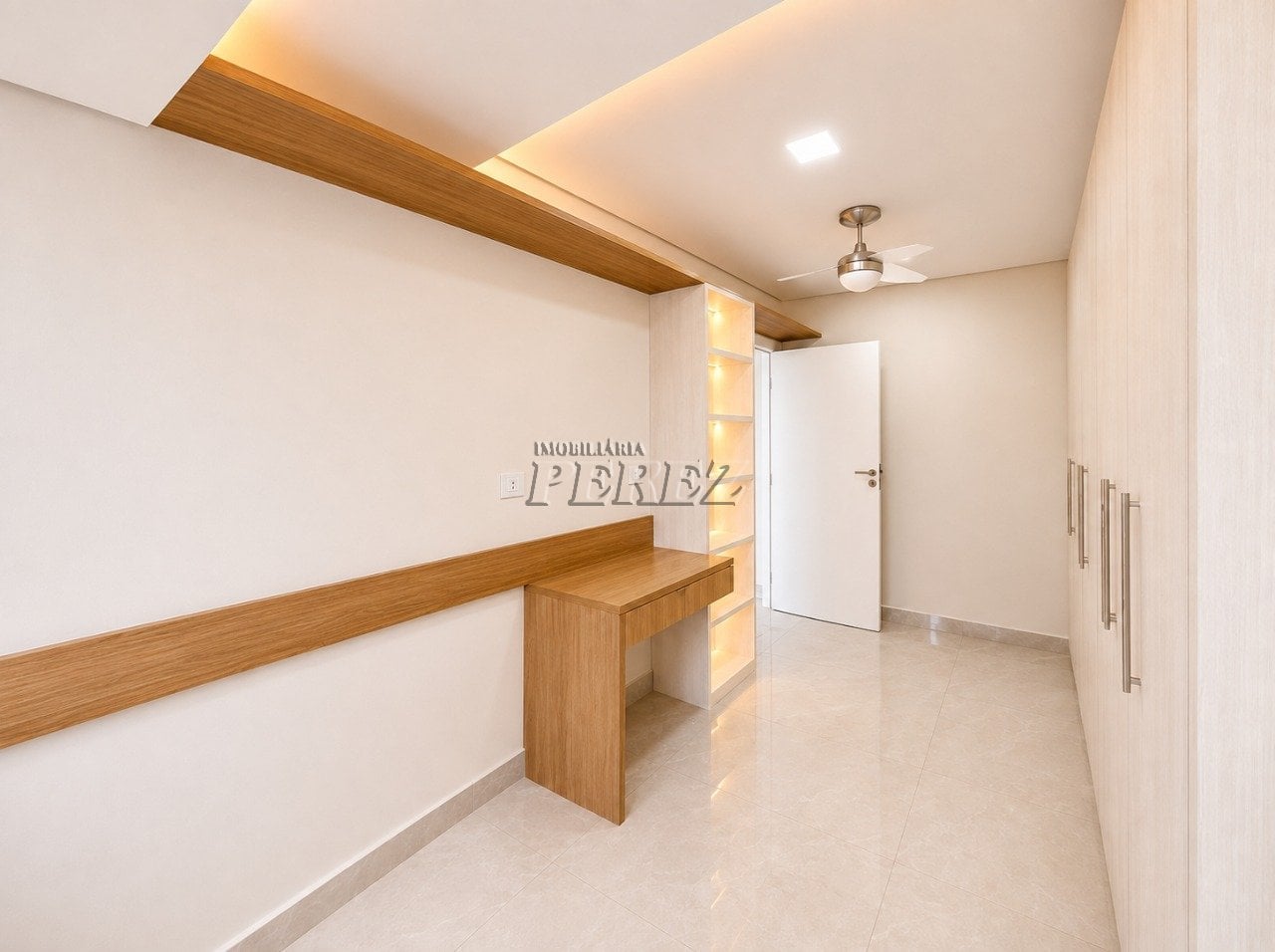 Casa para locação no Portal de Versalhes I