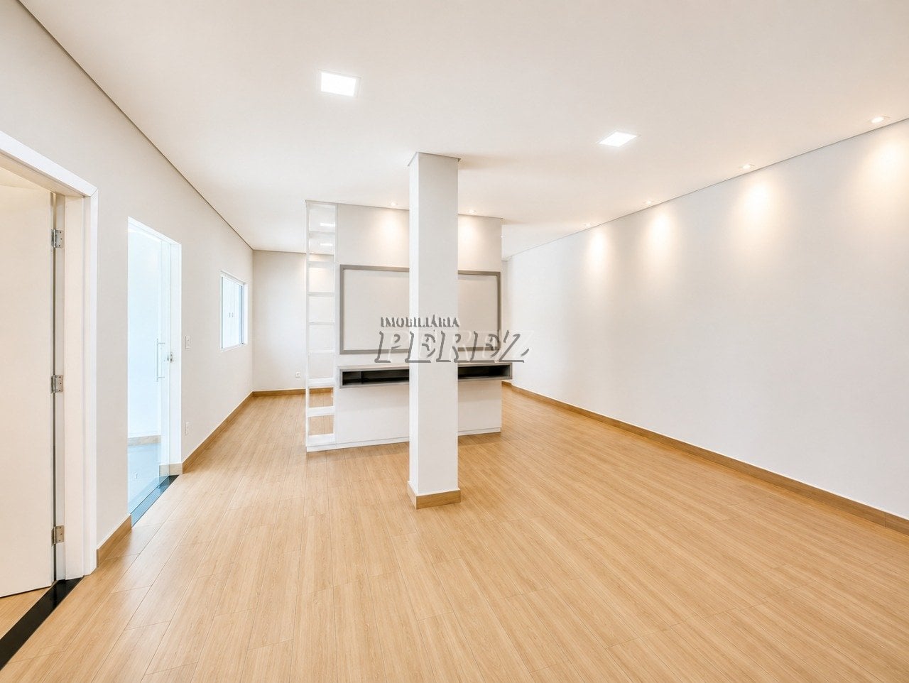 Casa para locação no Portal de Versalhes I
