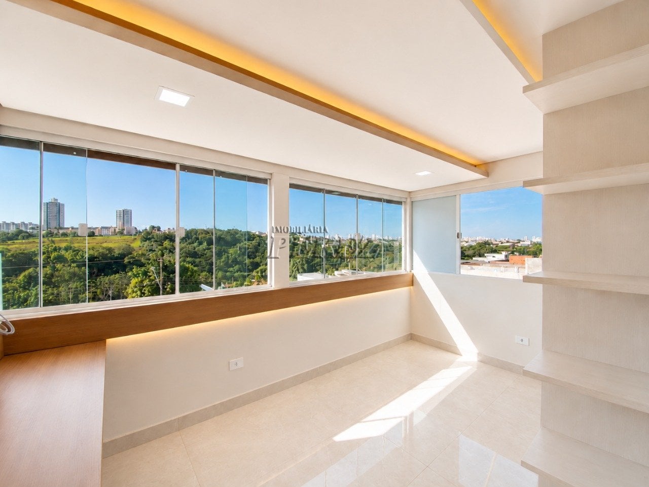 Casa para locação no Portal de Versalhes I