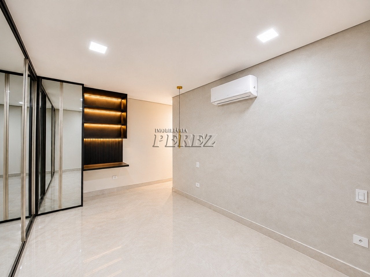 Casa para locação no Portal de Versalhes I
