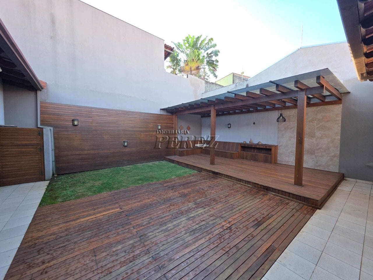 Casa à venda e locação na região leste de Londrina - Santos Dumont