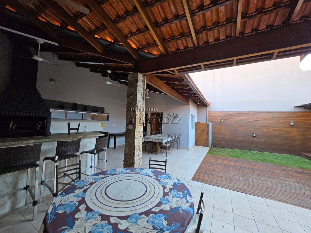 Casa à venda e locação na região leste de Londrina - Santos Dumont