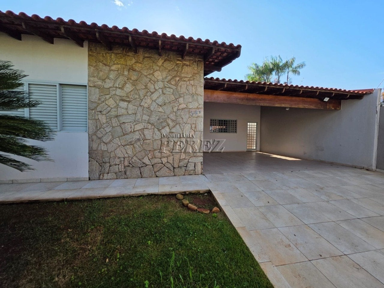 Casa à venda e locação na região leste de Londrina - Santos Dumont