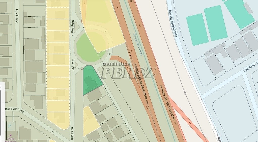 Imovel comercial a venda frente para 10 dezembro região central