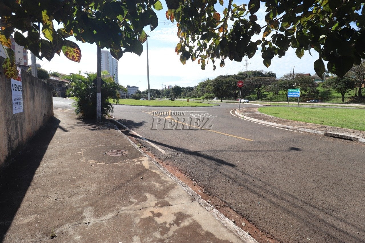 Imovel comercial a venda frente para 10 dezembro região central