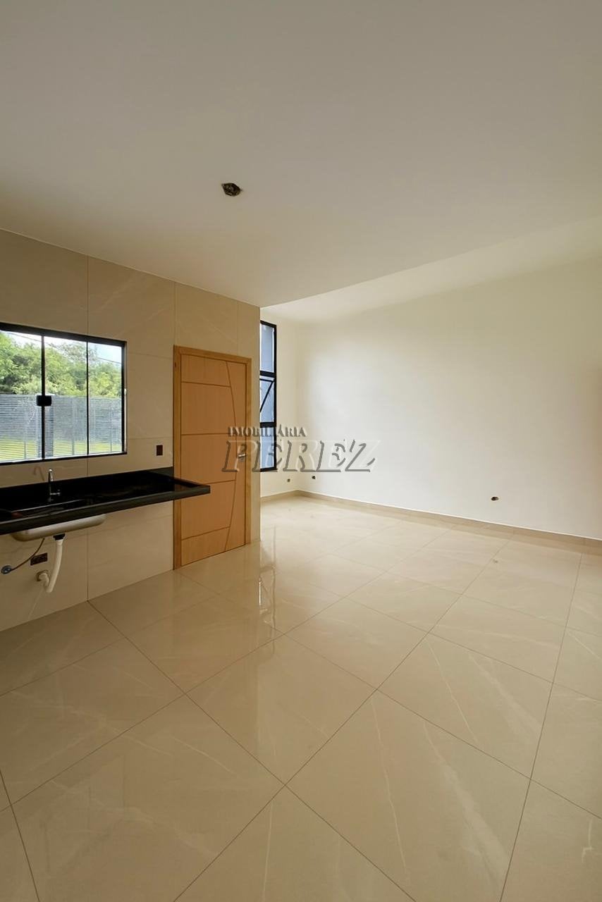 Casa à venda na região oeste de Londrina - Colinas