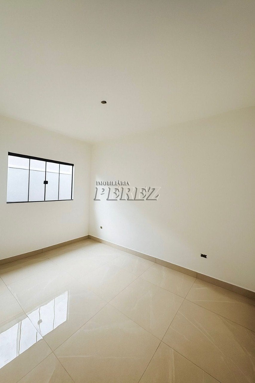Casa à venda na região oeste de Londrina - Colinas