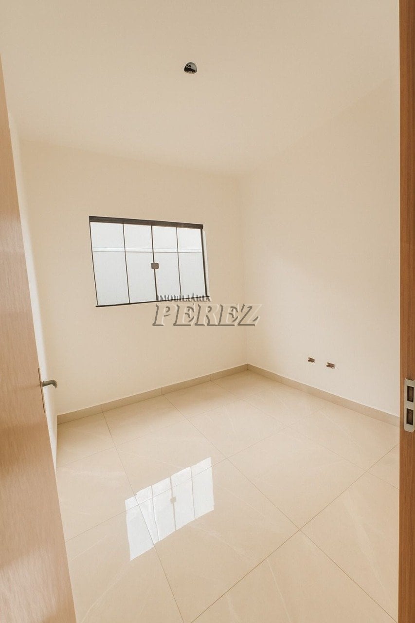 Casa à venda na região oeste de Londrina - Colinas