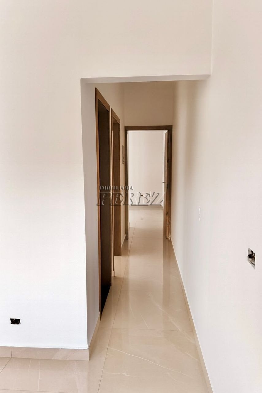Casa à venda na região oeste de Londrina - Colinas