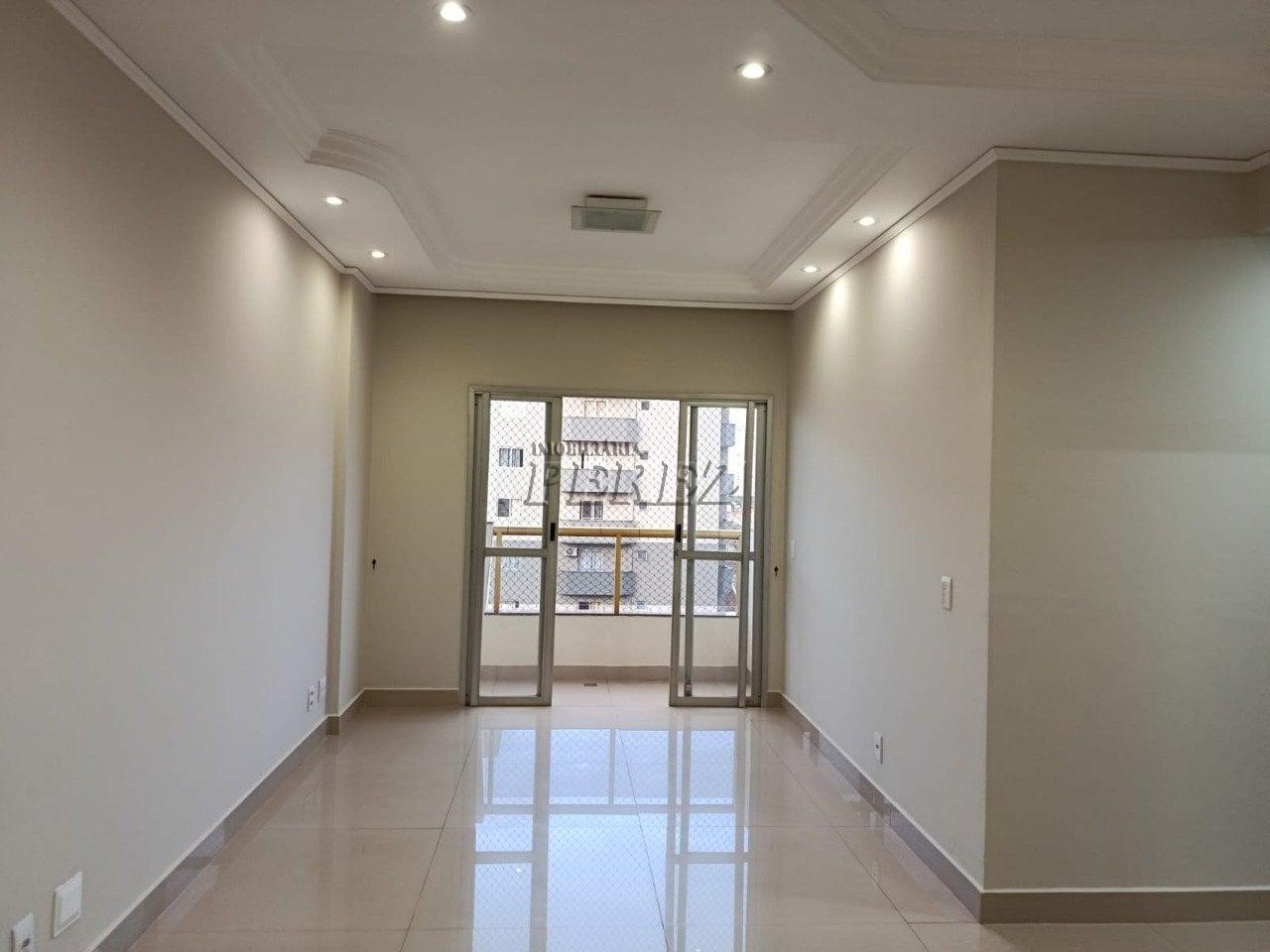 Apartamento à venda no Edifício Torres Brasil - Centro de Londrina