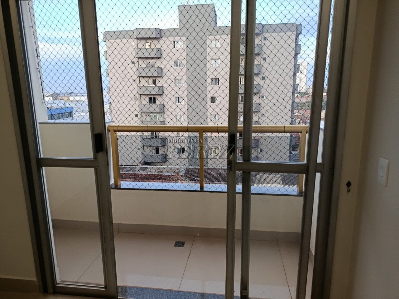 Apartamento à venda no Edifício Torres Brasil - Centro de Londrina