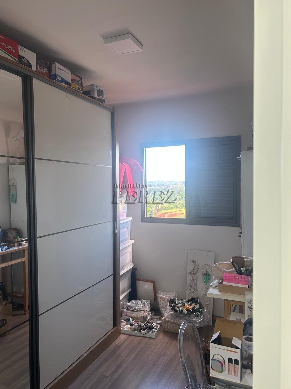 Apartamento mobiliado para alugar no Edifício Carmel região sul de Londrina - Gleba Palhano