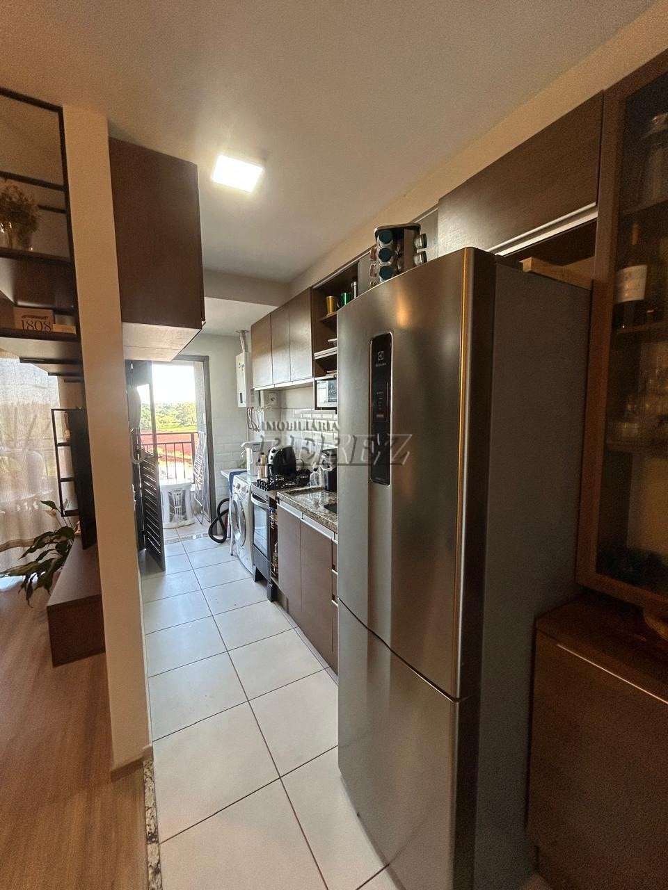 Apartamento mobiliado para alugar no Edifício Carmel região sul de Londrina - Gleba Palhano
