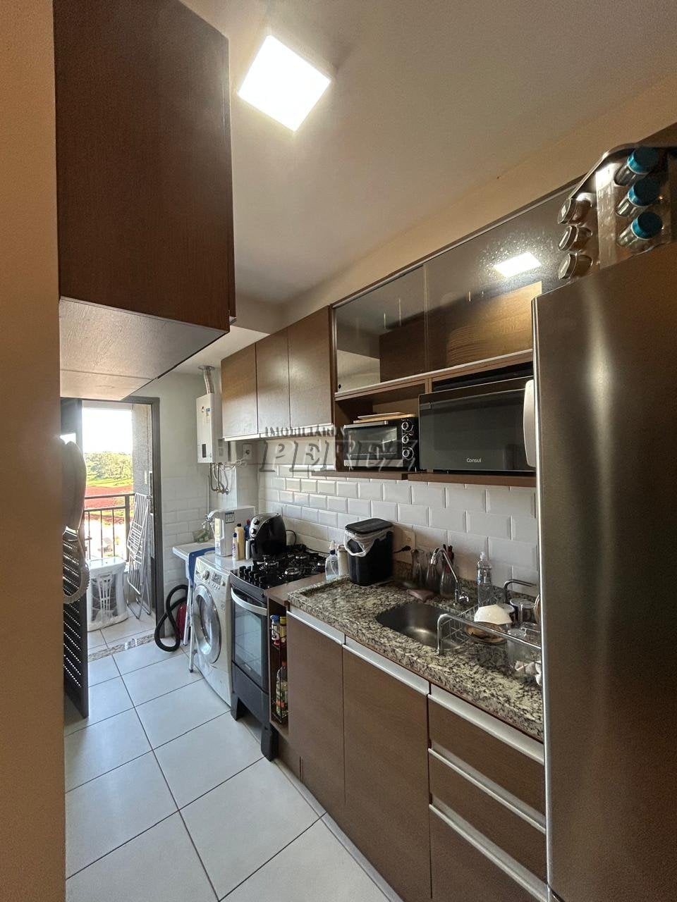 Apartamento mobiliado para alugar no Edifício Carmel região sul de Londrina - Gleba Palhano