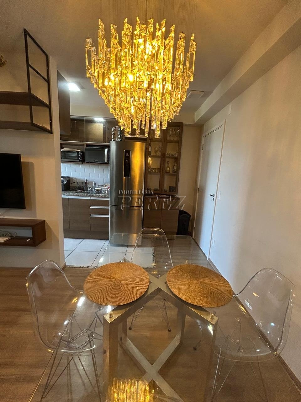 Apartamento mobiliado para alugar no Edifício Carmel região sul de Londrina - Gleba Palhano