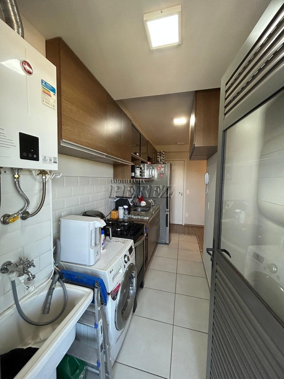 Apartamento mobiliado para alugar no Edifício Carmel região sul de Londrina - Gleba Palhano