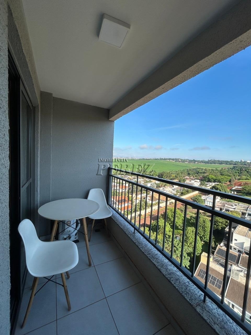 Apartamento mobiliado para alugar no Edifício Carmel região sul de Londrina - Gleba Palhano