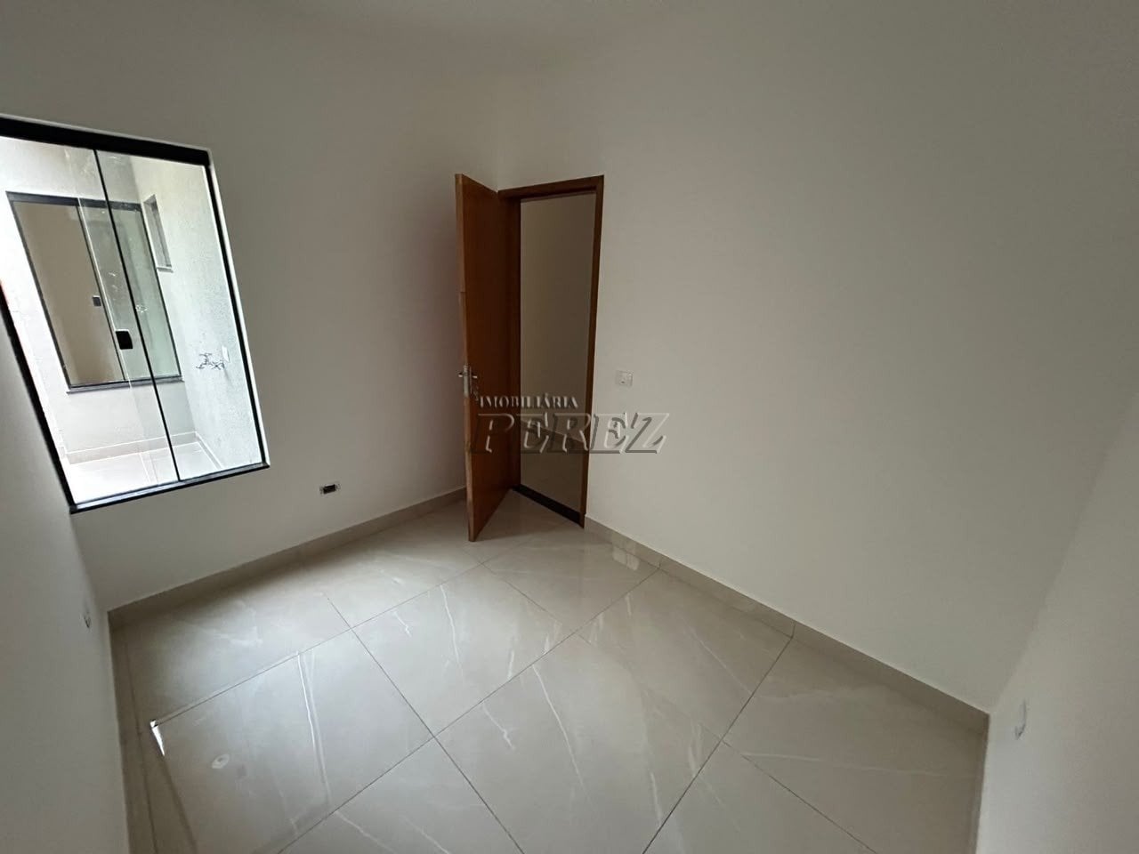 Casa à venda no Coliseu, região norte de Londrina