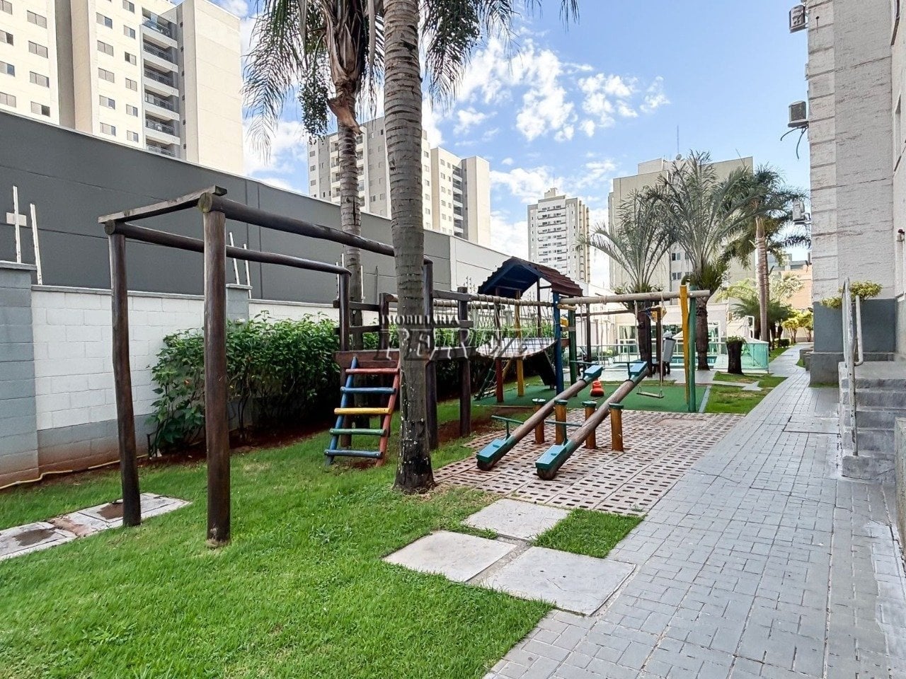 Apartamento à venda no Spazio La Fontaine, região sul de Londrina
