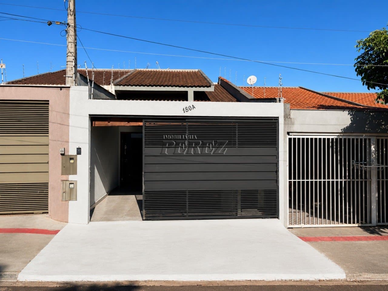 Casa à venda no Chamonix, região leste de Londrina