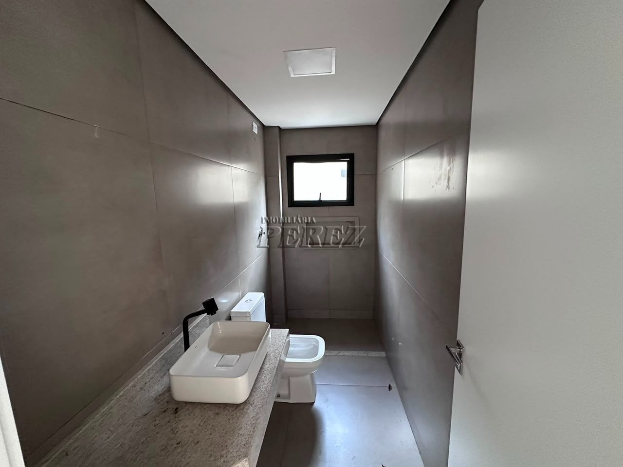 Casa à venda no Jardim Sabará III, região oeste de Londrina