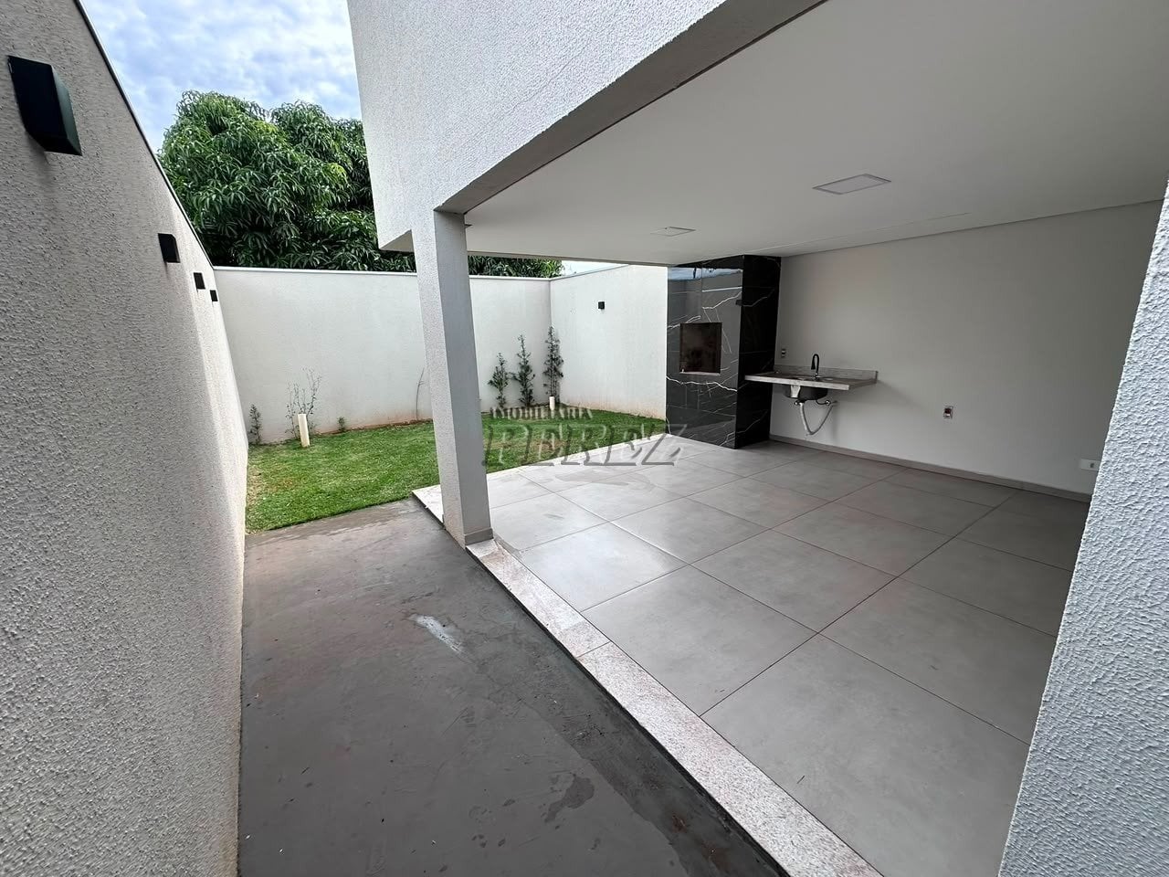 Casa à venda no Jardim Sabará III, região oeste de Londrina