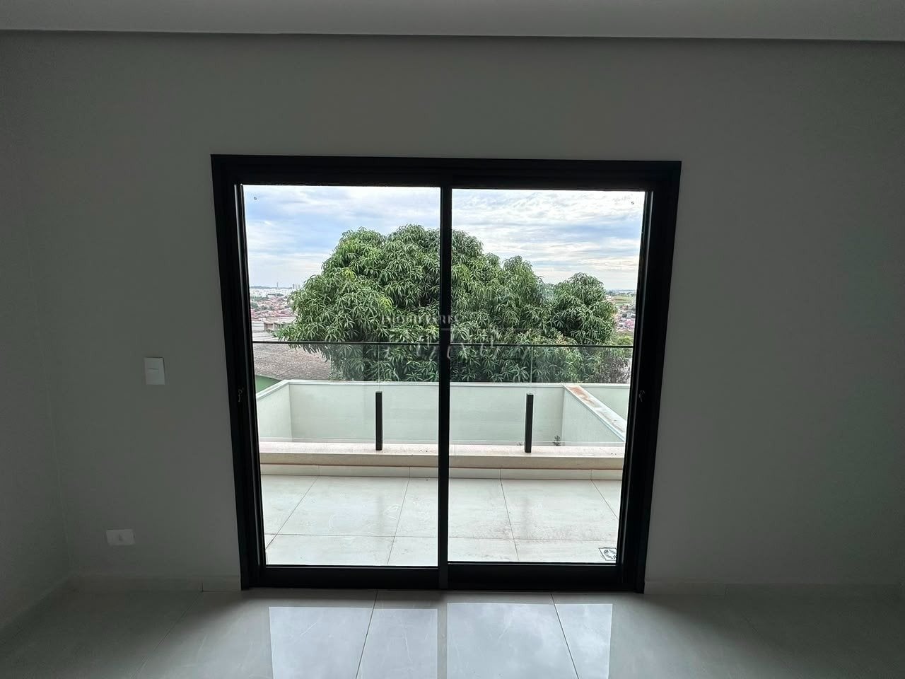 Casa à venda no Jardim Sabará III, região oeste de Londrina