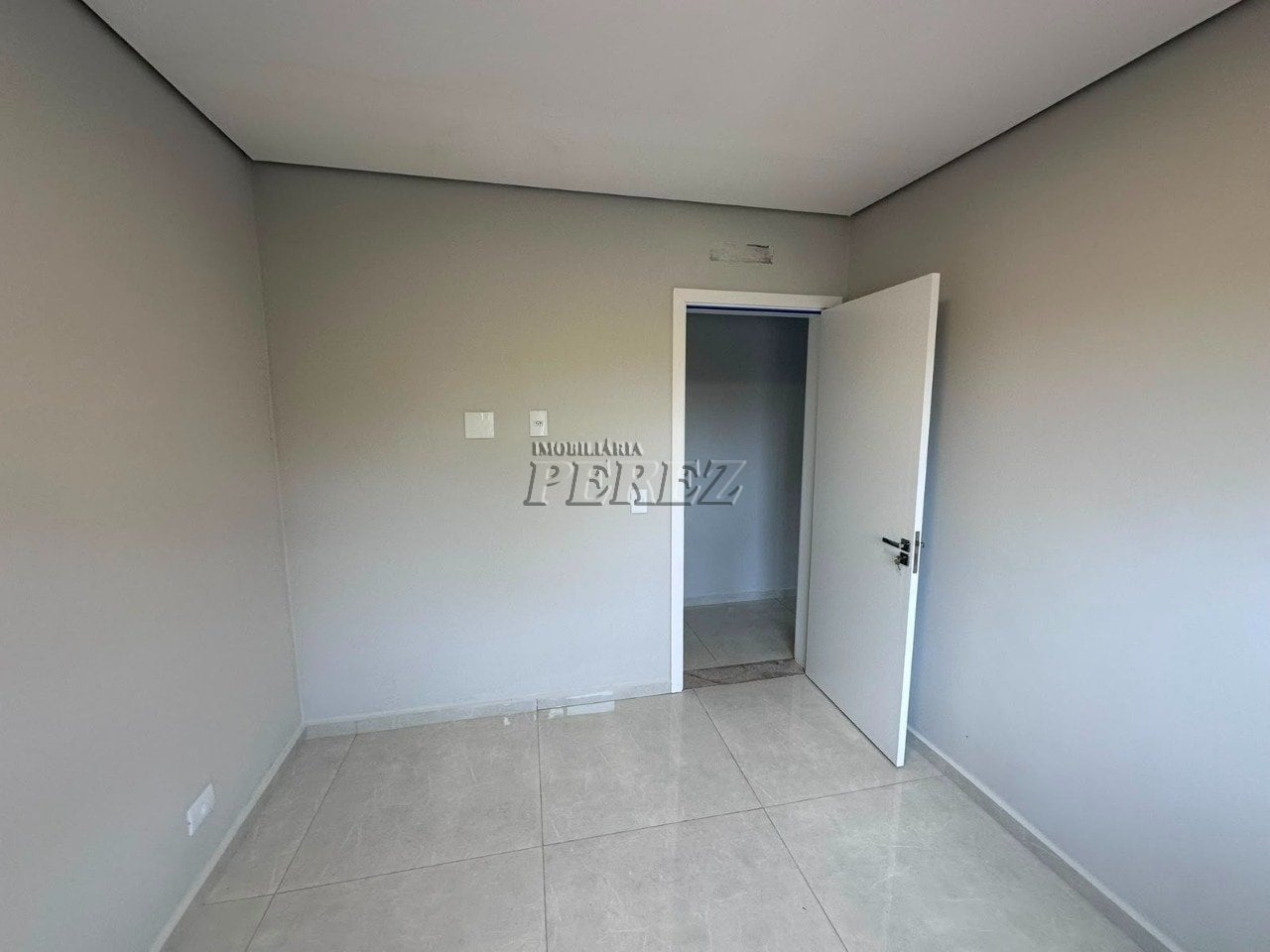 Casa à venda no Jardim Sabará III, região oeste de Londrina