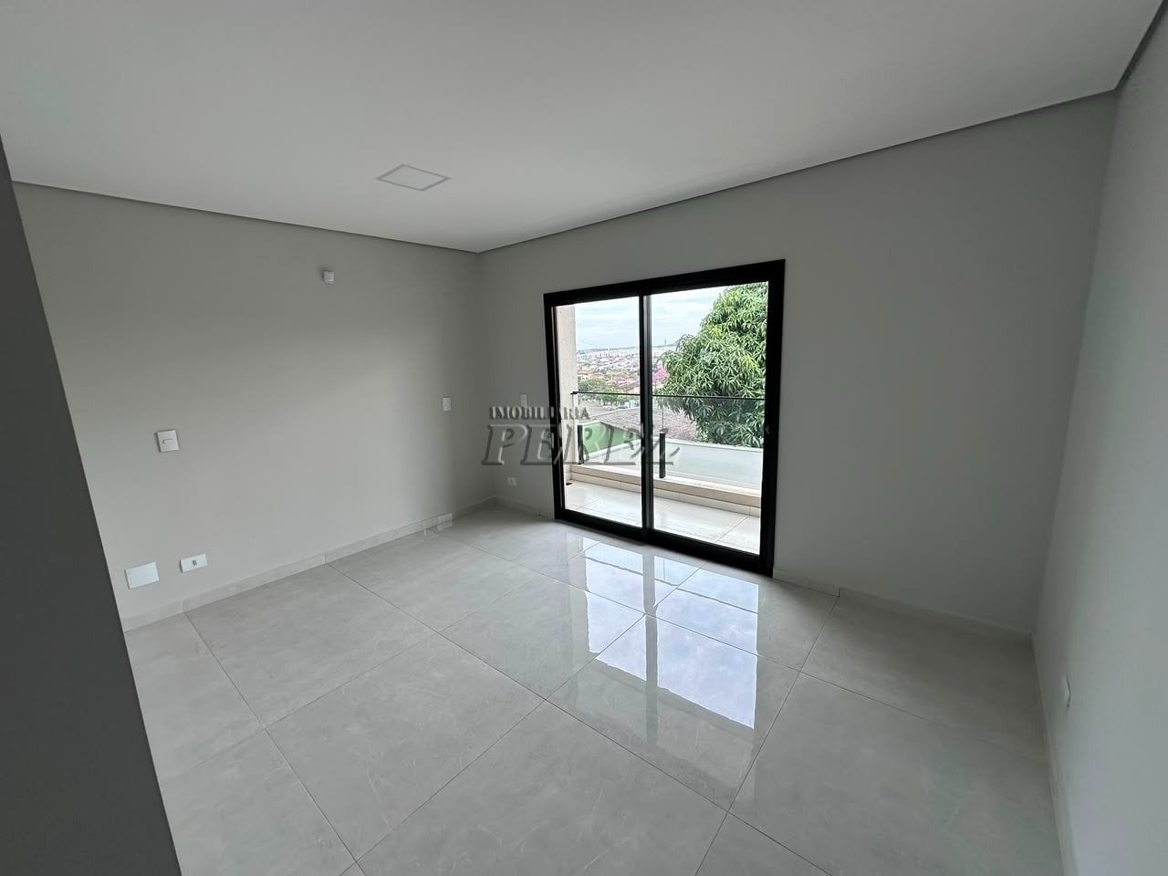 Casa à venda no Jardim Sabará III, região oeste de Londrina