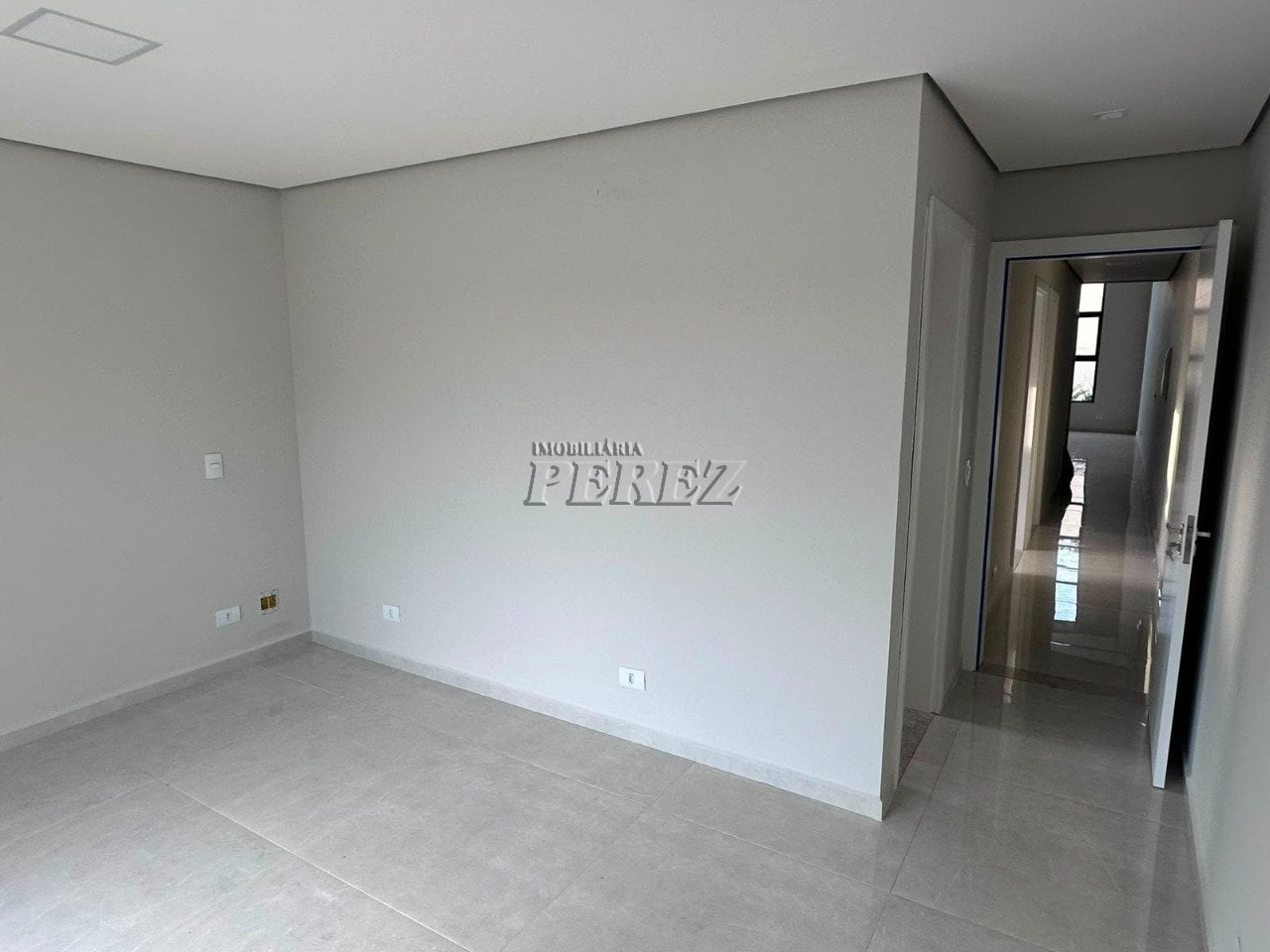 Casa à venda no Jardim Sabará III, região oeste de Londrina