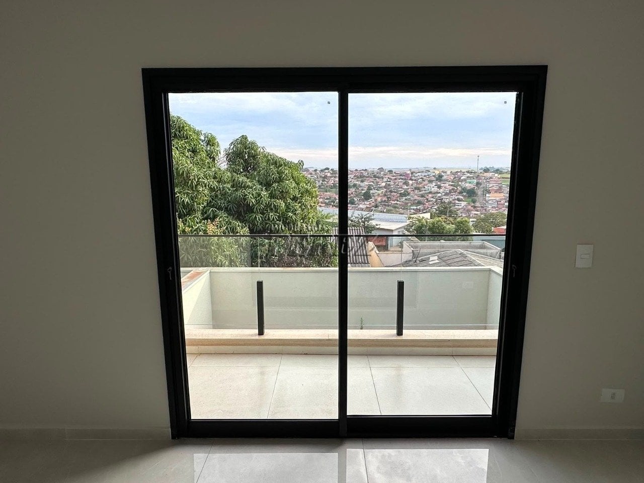 Casa à venda no Jardim Sabará III, região oeste de Londrina