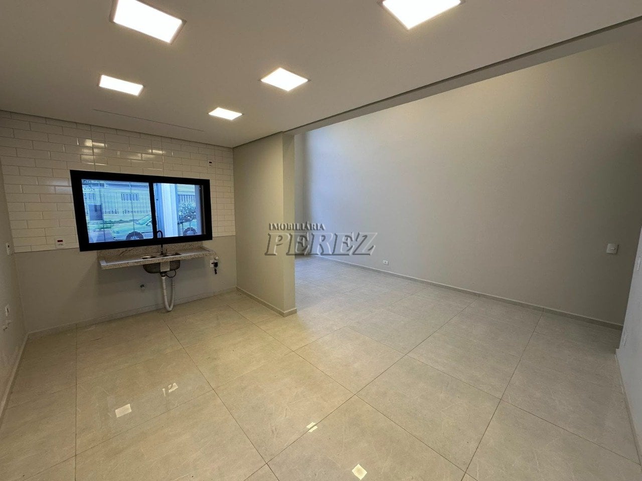 Casa à venda no Jardim Sabará III, região oeste de Londrina