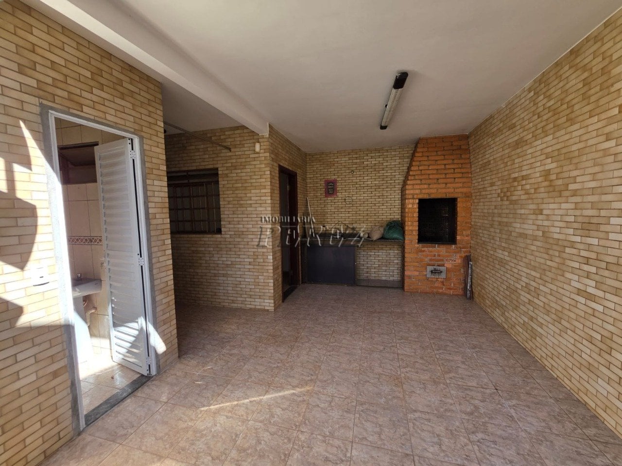 Casa para alugar na região norte de Londrina - Califórnia