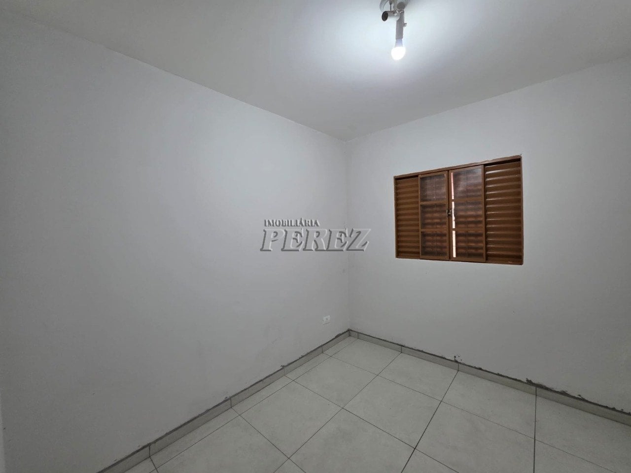 Casa para alugar na região norte de Londrina - Califórnia