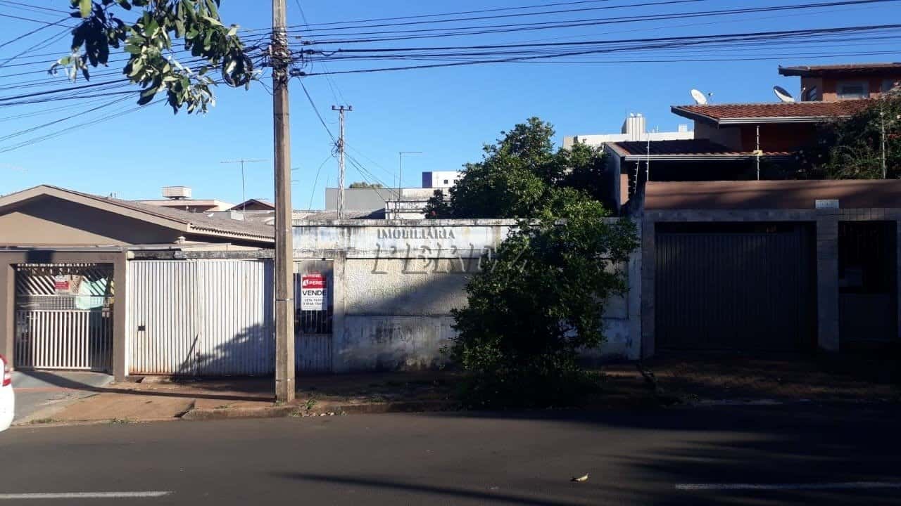 Casa à venda no centro de Londrina - Rua Raposo Tavares — foto principal