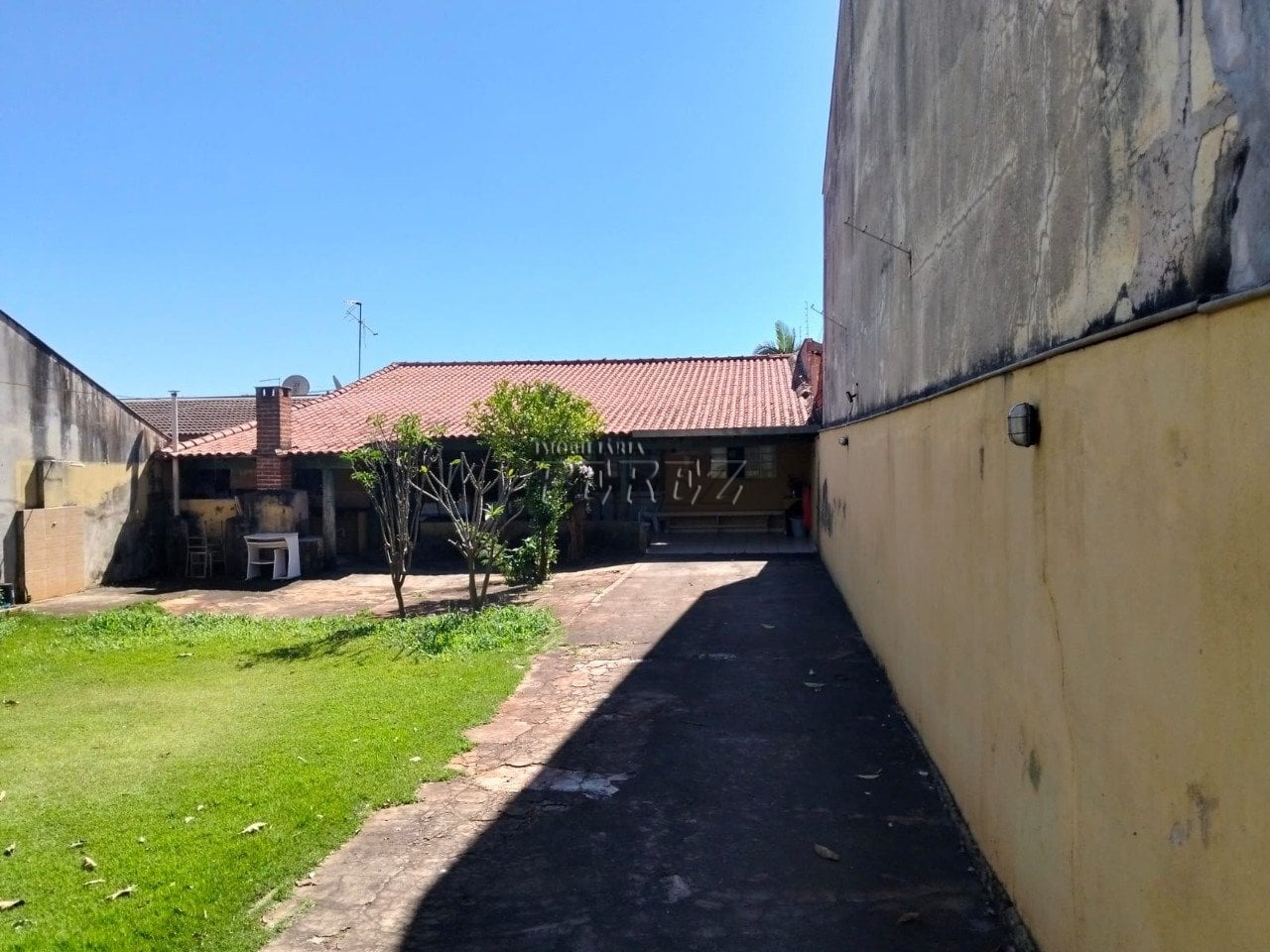 Casa à venda na região leste de Londrina - São Pedro