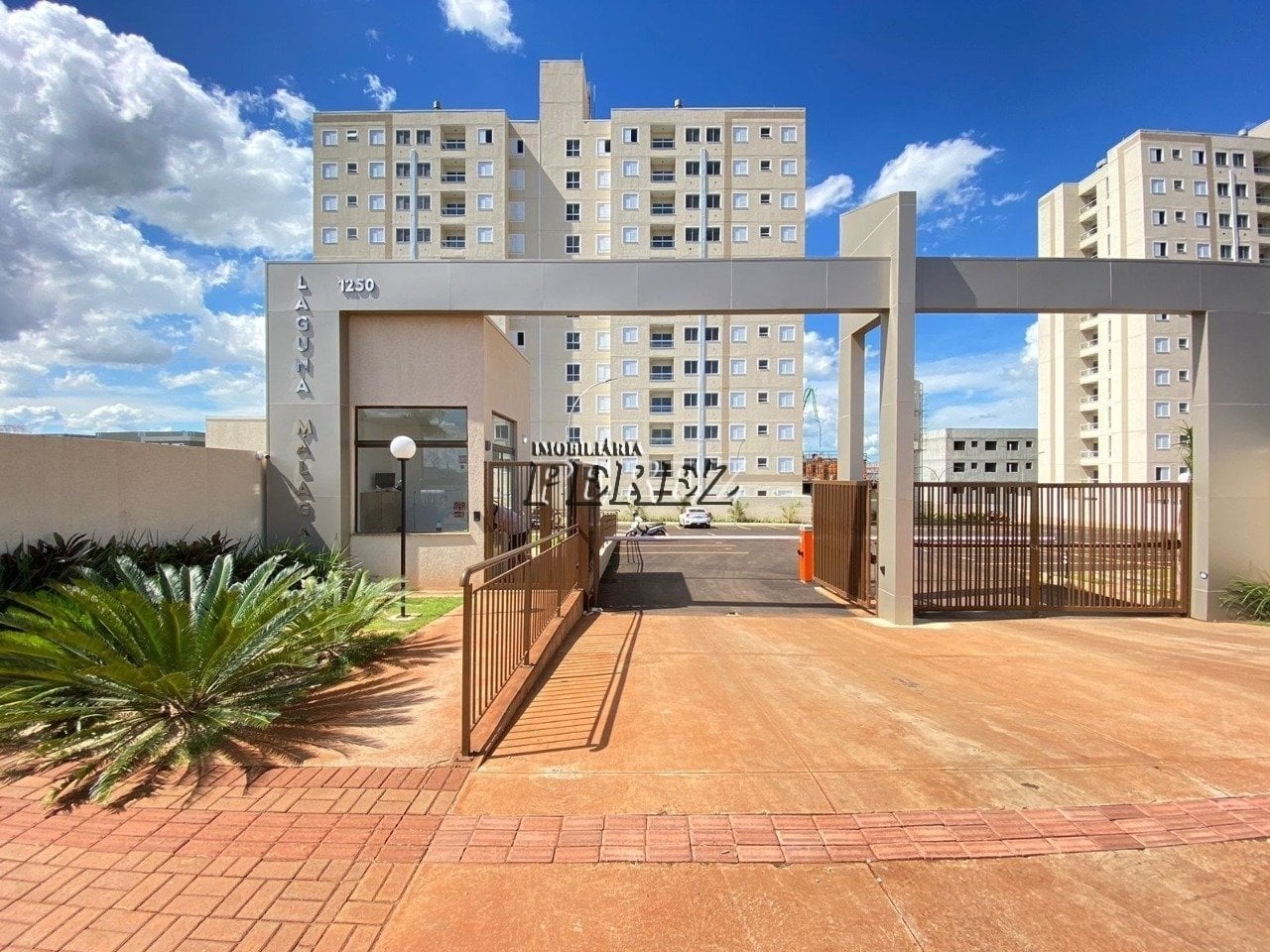 Apartamento à venda no Laguna Málaga na região leste de Londrina - Acquaville