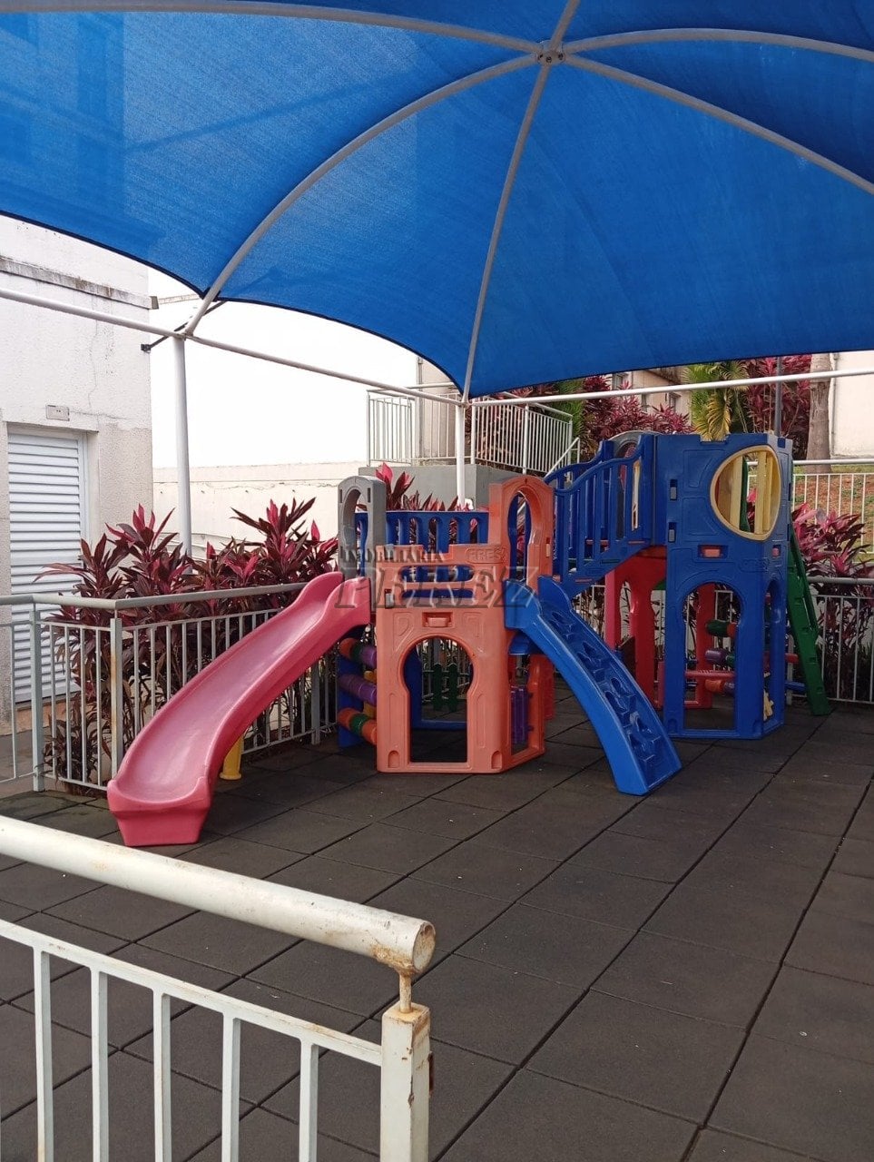 Apartamento à venda no Condomínio Parque Lima, região norte de Londrina