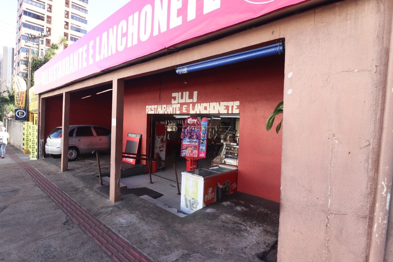 Imóvel comercial a venda na Avenida Senador Souza Naves no centro