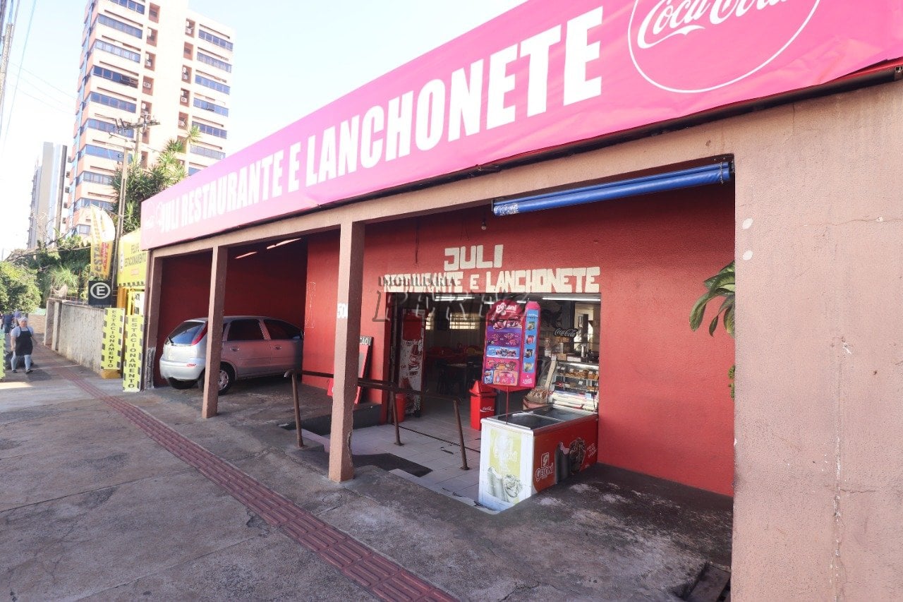 Imóvel comercial a venda na Avenida Senador Souza Naves no centro
