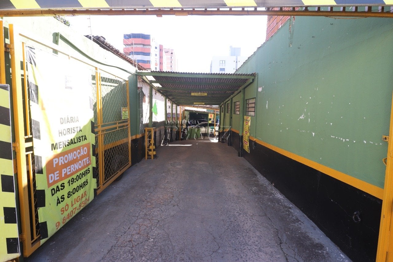 Imóvel comercial a venda na Avenida Senador Souza Naves no centro