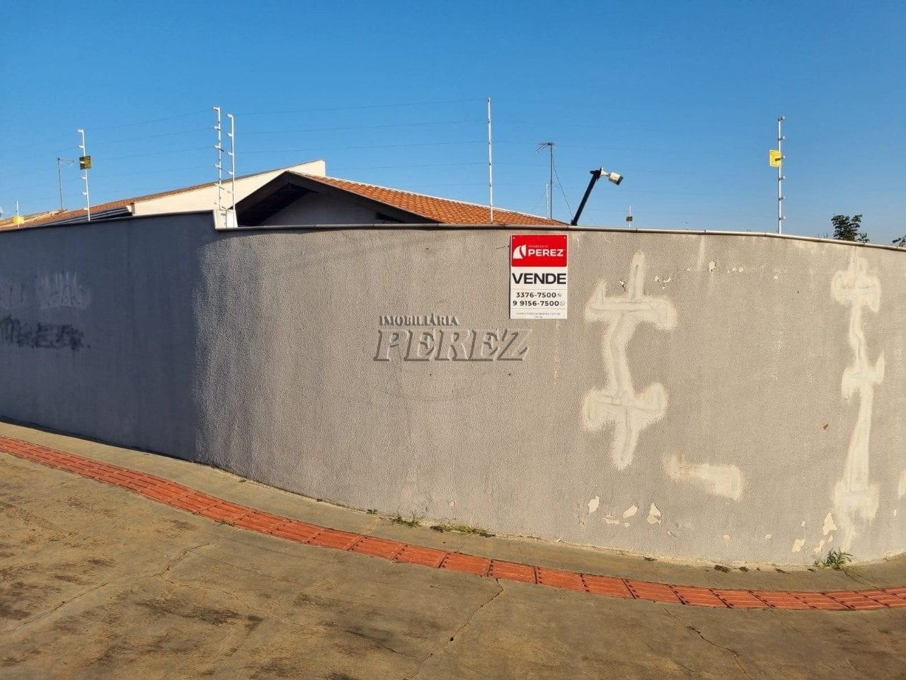 Casa à venda na região leste de Londrina - San Fernando