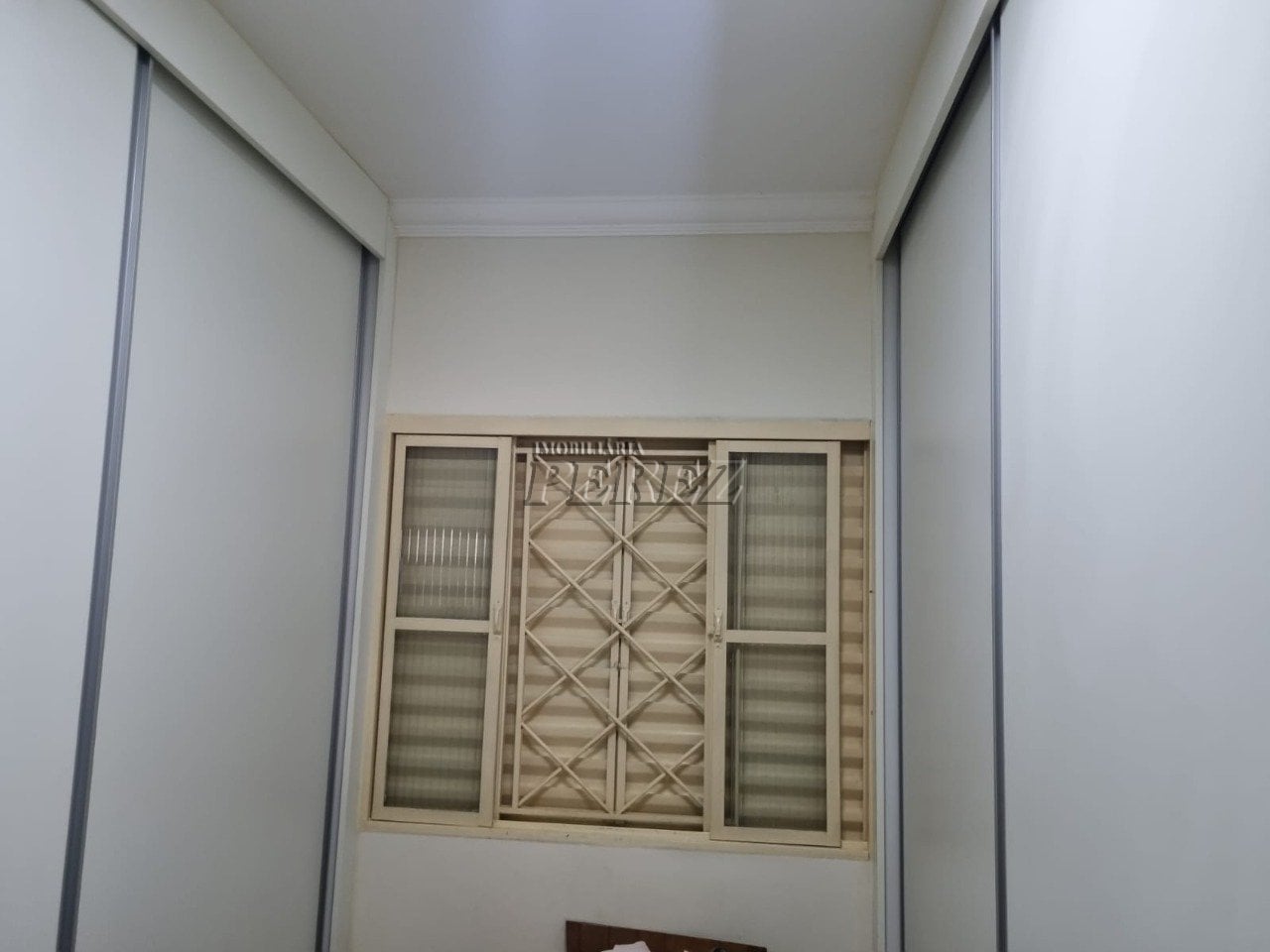 Casa à venda na região leste de Londrina - San Fernando