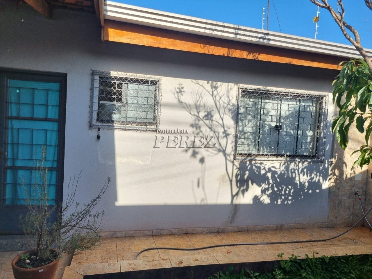 Casa à venda na região leste de Londrina - San Fernando