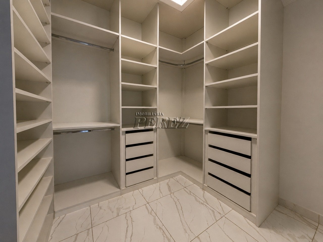 Apartamento à venda e locação no Metropolitan Plaza Residences - Região leste de Londrina