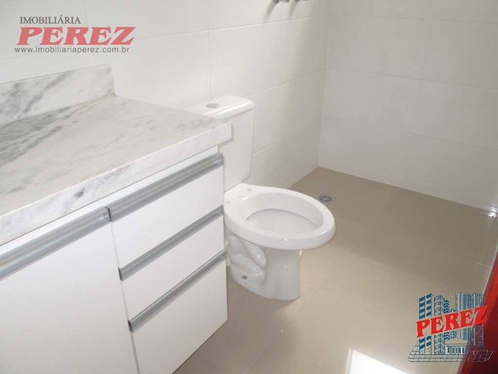 Casa para alugar na região oeste de Londrina - Portal de Versalhes 1