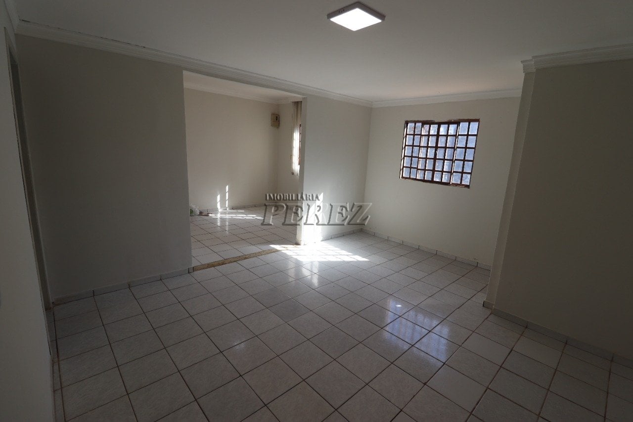 Casa à venda e locação no Jardim Ideal, região leste de Londrina.