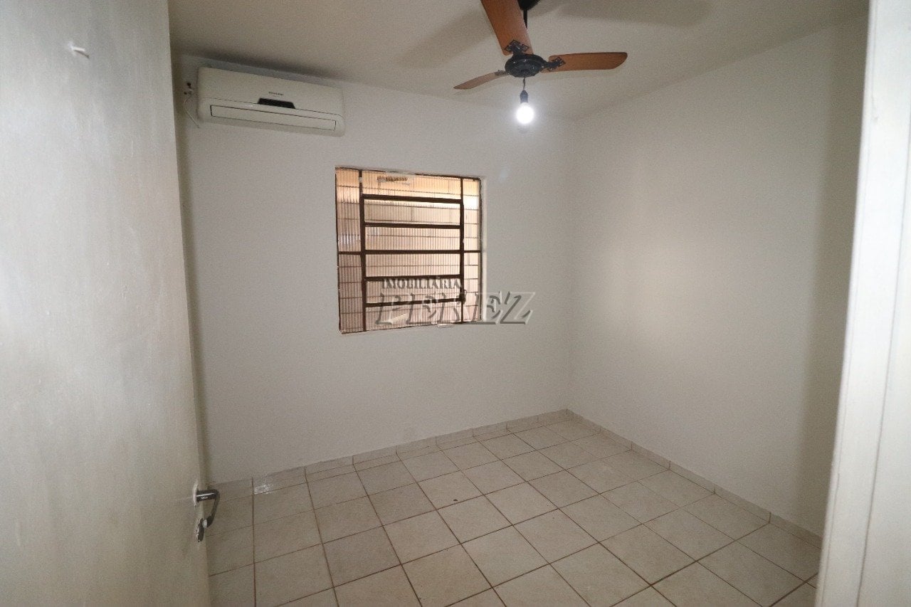 Casa à venda e locação no Jardim Ideal, região leste de Londrina.