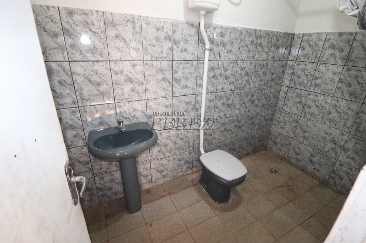 Casa à venda e locação no Jardim Ideal, região leste de Londrina.