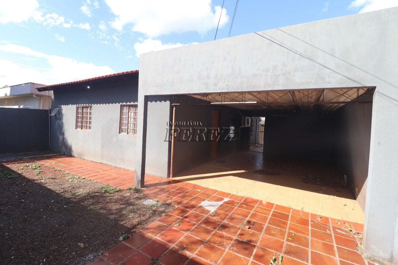 Casa à venda e locação no Jardim Ideal, região leste de Londrina.